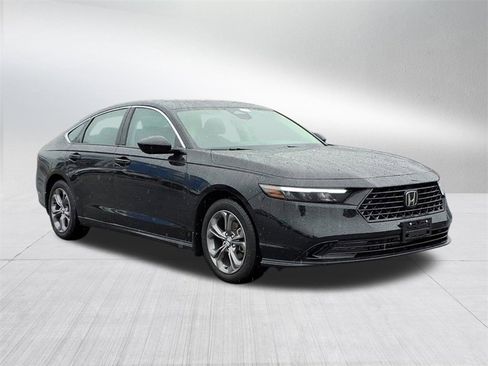 Used 2024 Honda Accord EX image 2