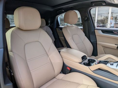 Certified 2025 Porsche Cayenne Coupe image 26