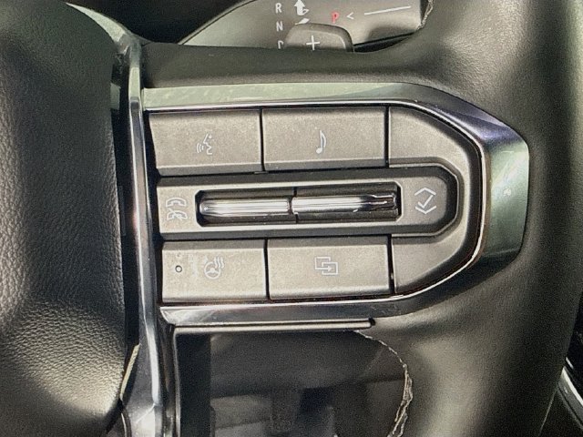 Used 2025 GMC Yukon Denali RWD image 14