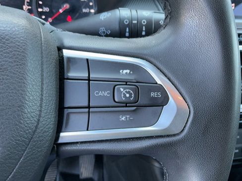 Used 2024 Jeep Compass Latitude w/ Altitude Special Edition AWD/4WD image 12