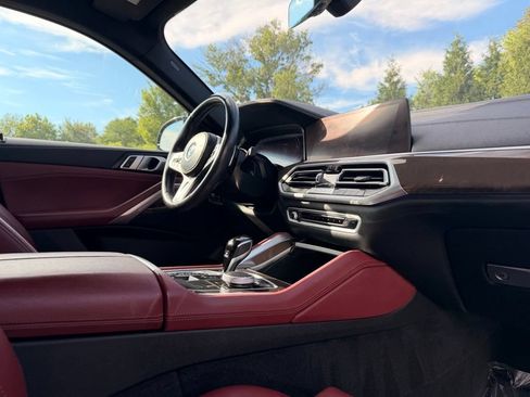Used 2022 BMW X6 xDrive40i w/ M Sport Package AWD/4WD image 21