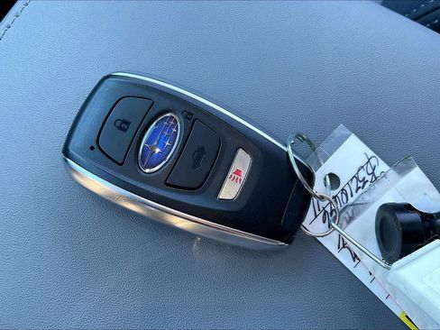 Certified 2025 Subaru Outback Premium w/ Popular Package #1A image 9