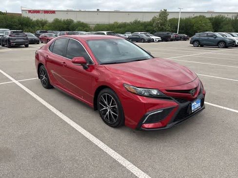 Used 2023 Toyota Camry SE image 7