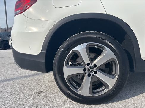 Used 2022 Mercedes-Benz GLC 300 4MATIC image 3