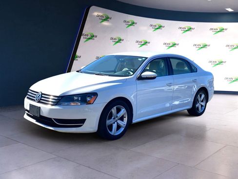 Used 2012 Volkswagen Passat 2.5 SE FWD image 2