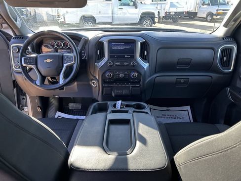 Certified 2022 Chevrolet Silverado 1500 LT RWD image 18