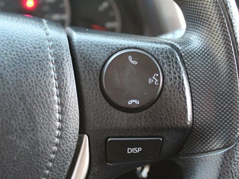 Used 2016 Toyota RAV4 LE FWD image 17