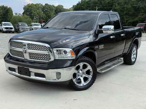 Used 2017 RAM 1500 Laramie AWD/4WD image 3