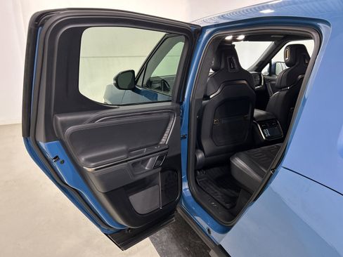 Used 2022 Rivian R1T Adventure AWD/4WD image 17