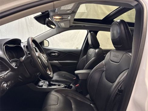 Used 2021 Jeep Cherokee Latitude Lux w/ Sun & Sound Group image 11