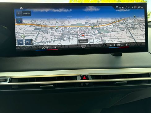 Used 2022 BMW iX xDrive50 w/ Convenience Package AWD/4WD image 32