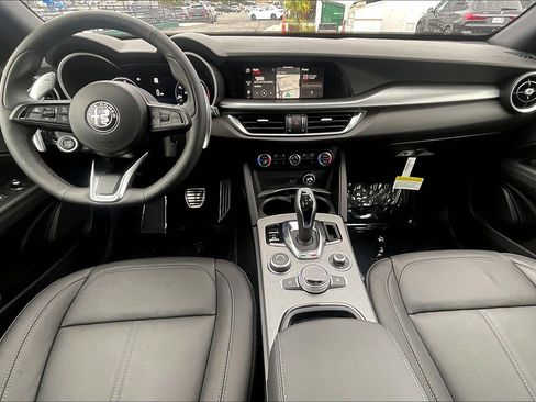 New 2025 Alfa Romeo Stelvio Sprint image 5