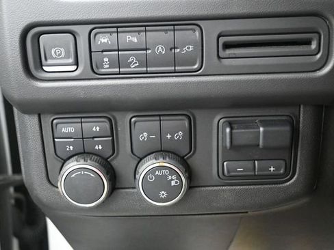 Used 2021 Chevrolet Tahoe Z71 w/ Z71 Signature Package AWD/4WD image 9