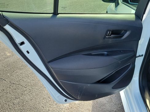 Used 2025 Toyota Corolla LE FWD image 12