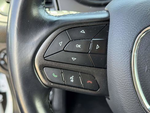 Used 2023 Dodge Challenger SXT RWD image 15