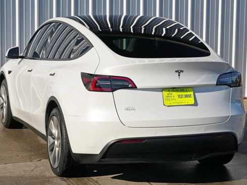 Used 2021 Tesla Model Y Long Range image 51