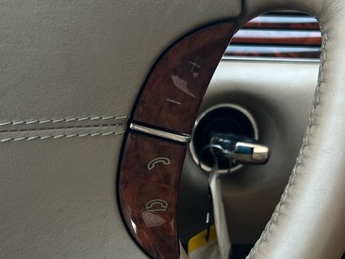 Used 2004 Maybach 57 image 96