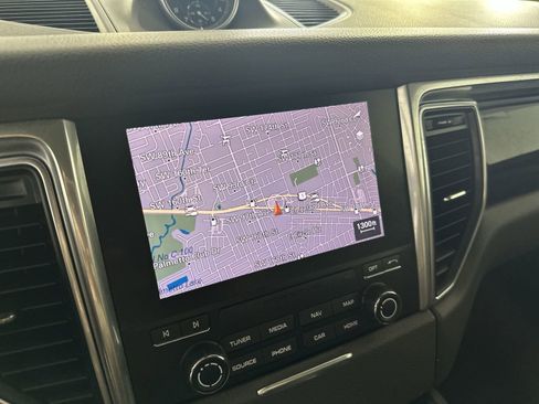 Used 2017 Porsche Macan S AWD/4WD image 18
