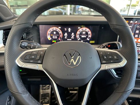New 2026 Volkswagen Tiguan SE R-Line AWD/4WD image 22