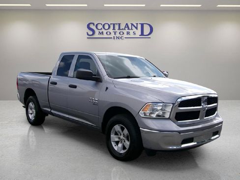 Used 2024 RAM 1500 Classic SLT AWD/4WD image 4