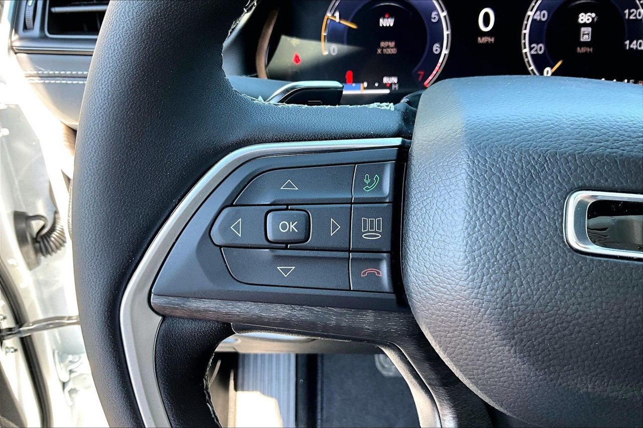 New 2027 Jeep Grand Cherokee Altitude AWD/4WD image 28
