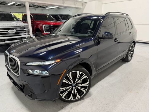 Used 2024 BMW X7 xDrive40i w/ M Sport Package image 2