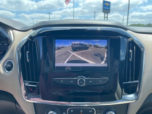 Used 2023 Chevrolet Traverse LS image 6