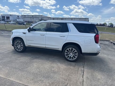 Used 2025 GMC Yukon Denali w/ Sun & Power Step Package RWD image 8