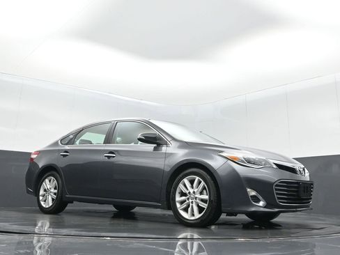 Used 2013 Toyota Avalon XLE Premium image 26