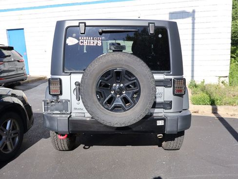 Used 2017 Jeep Wrangler Sport AWD/4WD image 6