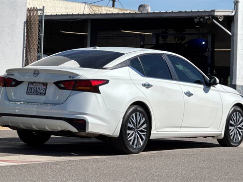 Used 2023 Nissan Altima 2.5 SV image 5