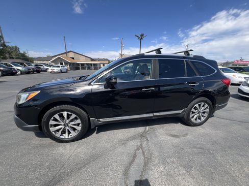 Used 2017 Subaru Outback 3.6R Touring w/ Popular Package #5A AWD/4WD image 4
