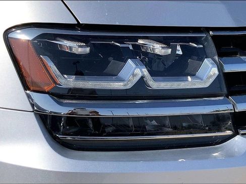Used 2018 Volkswagen Atlas SE w/ R-Line Package AWD/4WD image 27