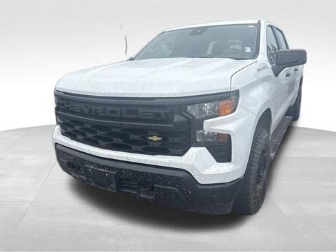 Used 2022 Chevrolet Silverado 1500 W/T w/ WT Value Package AWD/4WD image 2