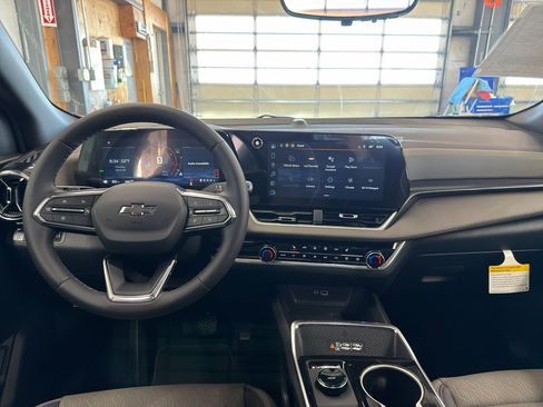 New 2026 Chevrolet Equinox LT AWD/4WD image 30