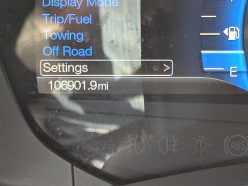 Used 2017 Ford Expedition Limited AWD/4WD image 2