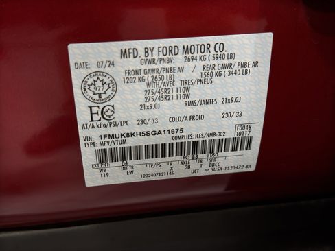 Used 2025 Ford Explorer ST-Line w/ ST-Line Street Pack AWD/4WD image 43