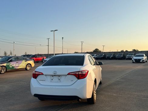 Used 2017 Toyota Corolla LE FWD image 20