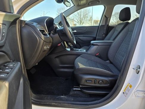 Used 2022 Chevrolet Equinox LT image 18