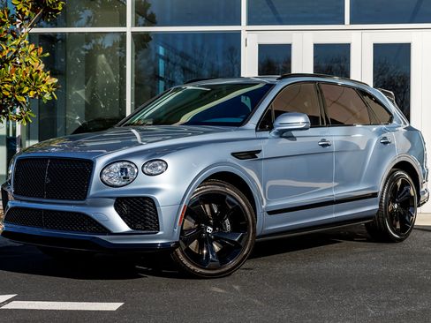 Used 2023 Bentley Bentayga image 23