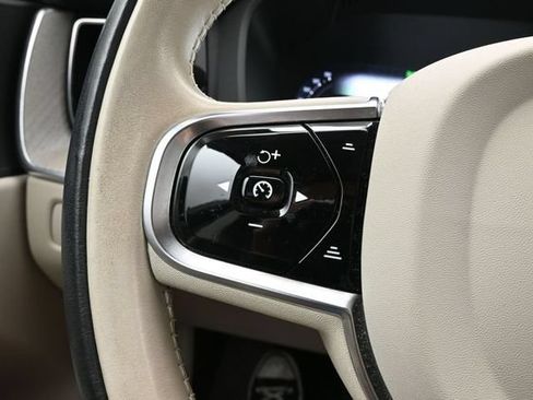 Used 2023 Volvo XC60 B5 Plus w/ Climate Package AWD/4WD image 25