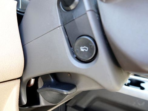 Used 2014 Ford F250 Lariat w/ Chrome Package image 21