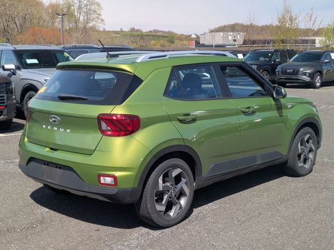 Certified 2024 Hyundai Venue SEL FWD image 2