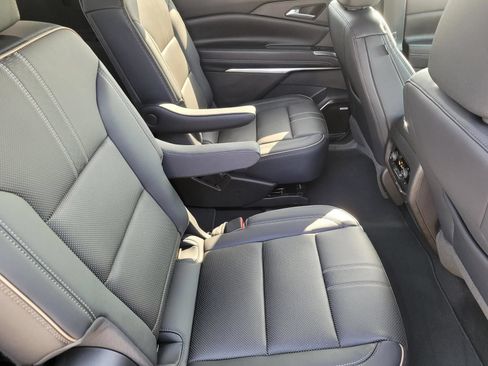 Used 2026 Chevrolet Traverse High Country AWD/4WD image 13