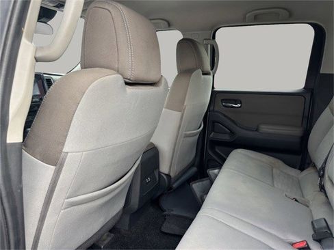 Used 2022 Nissan Frontier SV image 27