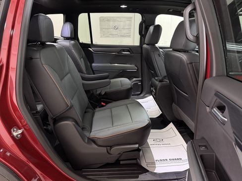 New 2025 GMC Acadia AT4 w/ Luxury Package AWD/4WD image 34