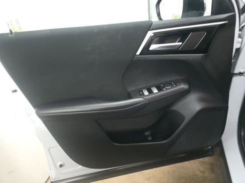 Used 2022 Mitsubishi Outlander ES image 17