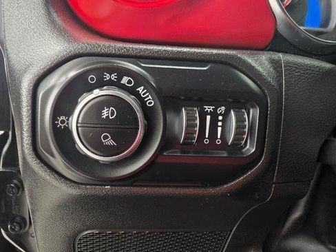Used 2022 Jeep Gladiator Rubicon AWD/4WD image 14