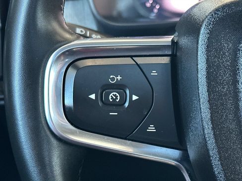 Used 2023 Volvo XC40 B5 Plus w/ Protection Package Premier AWD/4WD image 27