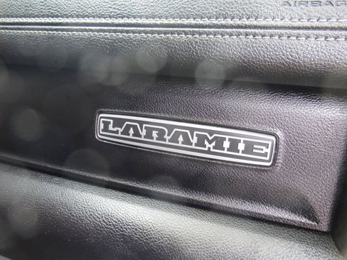 Used 2025 RAM 2500 Laramie AWD/4WD image 9